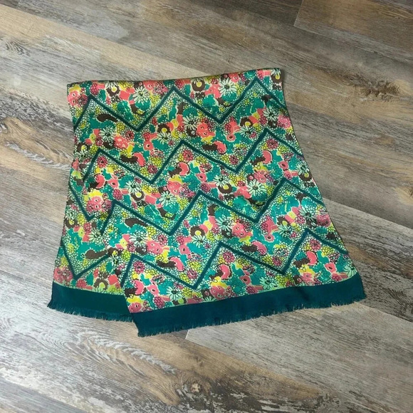 Vintage Green Floral 100% Silk Rectangular Scarf With Fringe - Picture 6 of 7